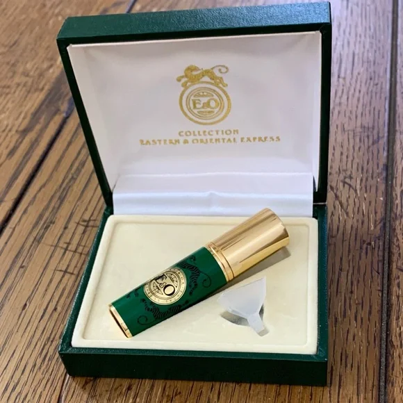 Eastern & Oriental Express Green and Gold Travel Perfume Atomizer - Picture 4 of 7